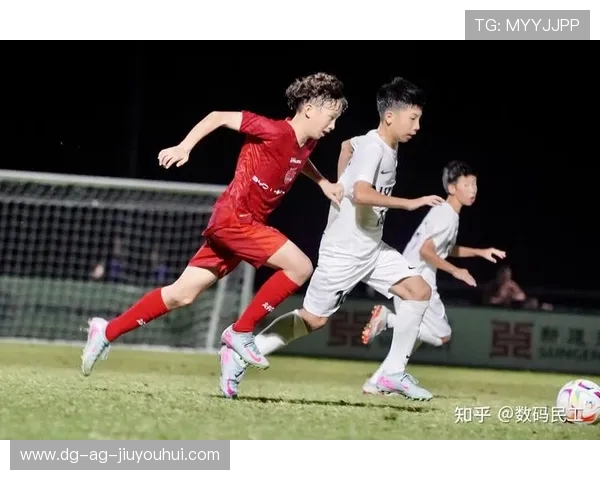 足球小将终场哨响见证激情岁月少年梦想再度燃烧